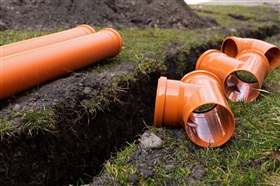 MER-toets bouwproject zonder rekening te houden met impact bronbemaling tijdens (latere) uitvoeringsfase leidt tot onwettige vergunningsbeslissing